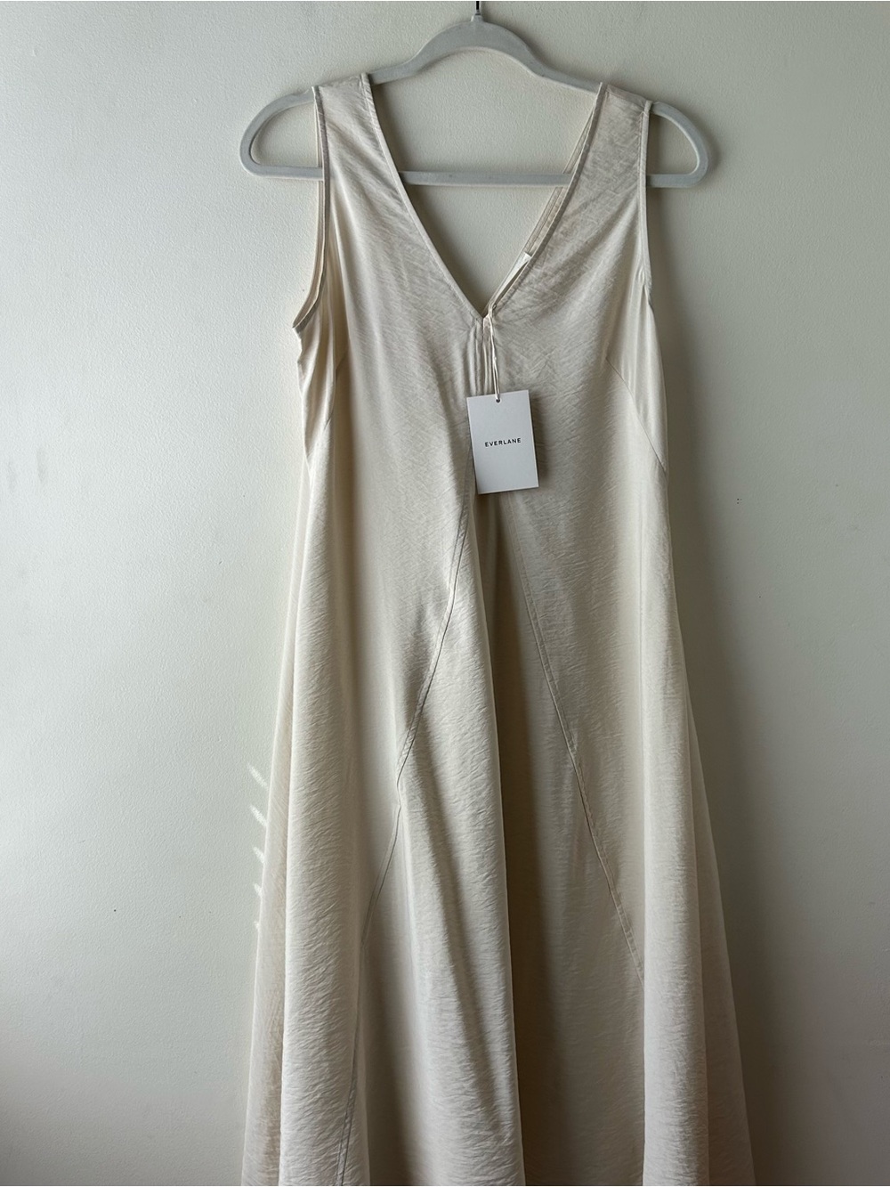 Everlane THE V-NECK DRESS IN SOFTLUXE Sandshell Cream NWT 0 - Picture 9 of 14